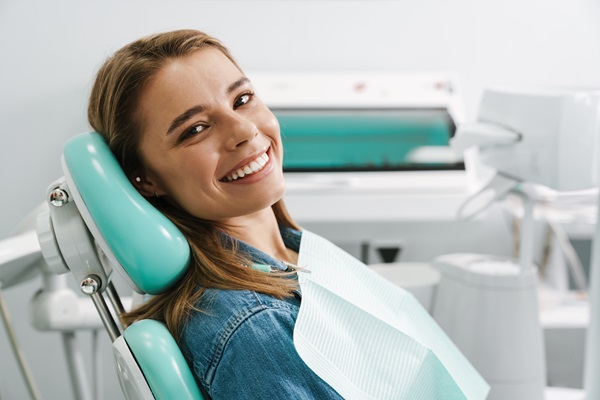 Options For A Smile Makeover For Stained Teeth